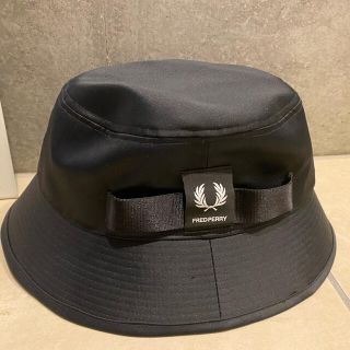 フレッドペリー(FRED PERRY)のfred perry バケットハットLブラック黒メンズ帽子アクセサリー未使用(ハット)