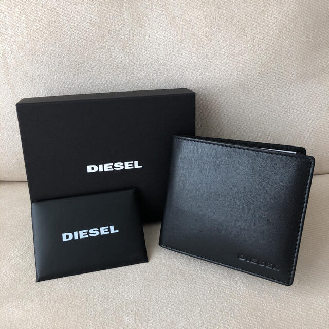 箱付き新品★DIESEL 2020年秋冬新作 二つ折り財布 ブラック