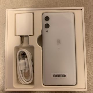 ラクテン(Rakuten)の新品未開封 楽天Hand 本体 ホワイト 楽天モバイル WHITE ケース付(スマートフォン本体)