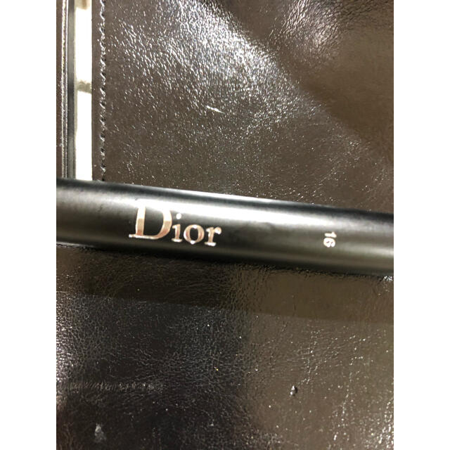 Christian Dior(クリスチャンディオール)のディオール バックステージ チーク ブラシ コスメ/美容のメイク道具/ケアグッズ(ブラシ・チップ)の商品写真