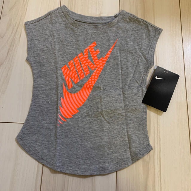 NIKE(ナイキ)のちび様専用　NIKE Tシャツ　90cm キッズ/ベビー/マタニティのキッズ服女の子用(90cm~)(Tシャツ/カットソー)の商品写真