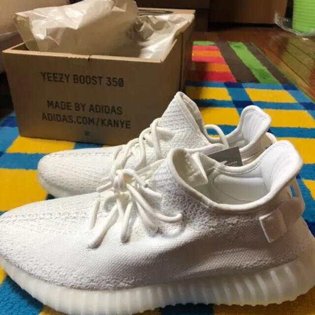 adidas(アディダス)のYEEZY BOOST 350 V2 イージーブースト 350トリプルホワイト メンズの靴/シューズ(スニーカー)の商品写真