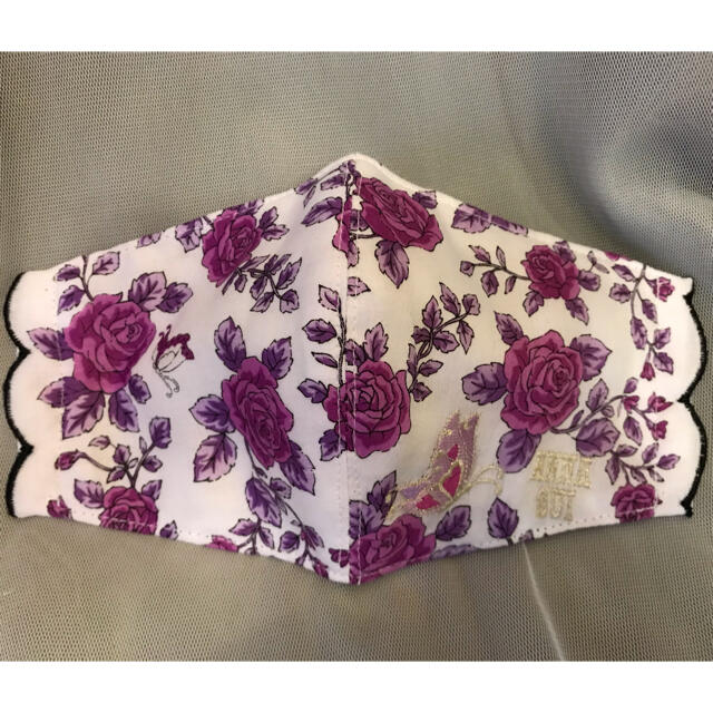 ANNA SUI ⌘ 蝶の刺繍のマスクカバー　リボンとバタフライチャーム付き⌘ ハンドメイドのファッション小物(その他)の商品写真