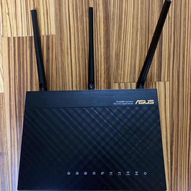 ASUS(エイスース)のasus無線LANルーター デュアルバンド対応 rt-ac68u スマホ/家電/カメラのPC/タブレット(PC周辺機器)の商品写真