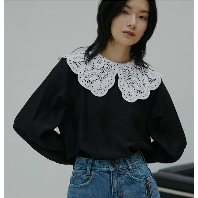 Ameri VINTAGE(アメリヴィンテージ)のEMBROIDERY COLLAR BLOUSE  レディースのトップス(シャツ/ブラウス(長袖/七分))の商品写真