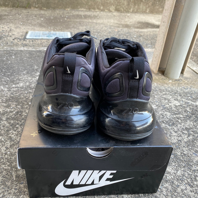 NIKE(ナイキ)のAIRMAX720 BLACK メンズの靴/シューズ(スニーカー)の商品写真