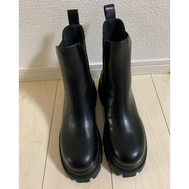 ZARA トラックソール付きローヒールブーツ