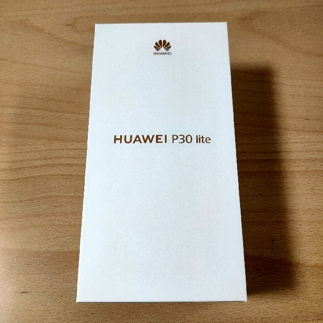 HUAWEI(ファーウェイ)の【未使用品】Huawei P30 lite（パールホワイト） スマホ/家電/カメラのスマートフォン/携帯電話(スマートフォン本体)の商品写真