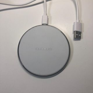 エレコム(ELECOM)のelecom 置き型充電器　ワイヤレス(バッテリー/充電器)