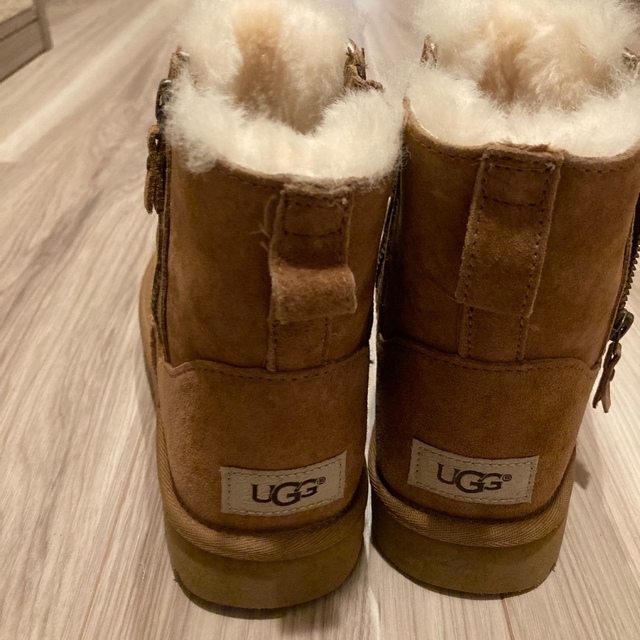 ＵＧＧ　アグ ムートンブーツ　クラシックジップミニ  新品　未使用　アグ