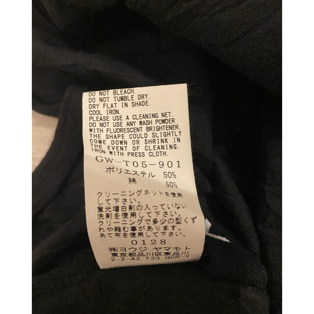 Yohji Yamamoto(ヨウジヤマモト)の【新品】ヨウジヤマモトgroundY スリット入り　グレーブラック　変形Tシャツ レディースのトップス(Tシャツ(半袖/袖なし))の商品写真