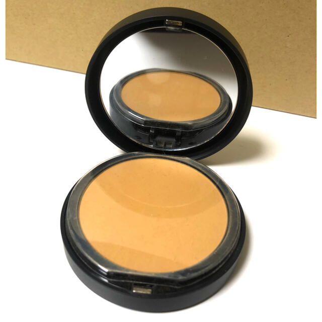 bareMinerals(ベアミネラル)のベアプロ パウダー ファンデーション 10g  SPF15・PA++  キャメル コスメ/美容のベースメイク/化粧品(ファンデーション)の商品写真