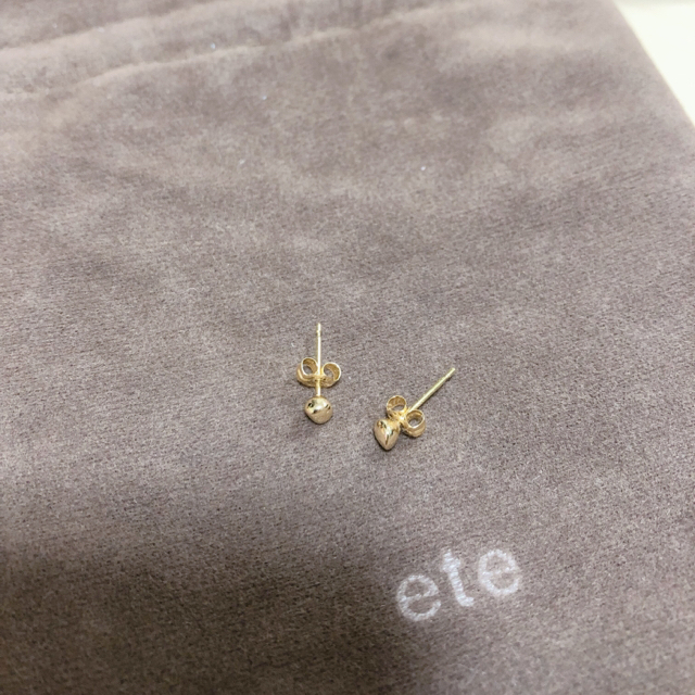 ete(エテ)のete★K10YG ペブルピアス レディースのアクセサリー(ピアス)の商品写真