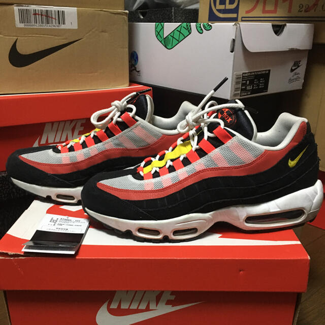 NIKE(ナイキ)のNIKE AIR MAX 95 ESSENTIAL 人気カラー 28.5cm メンズの靴/シューズ(スニーカー)の商品写真