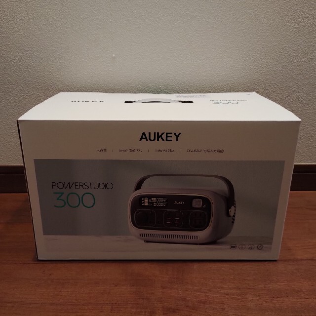 AUKEY  PowerStudio 300 グレー スマホ/家電/カメラのスマートフォン/携帯電話(バッテリー/充電器)の商品写真