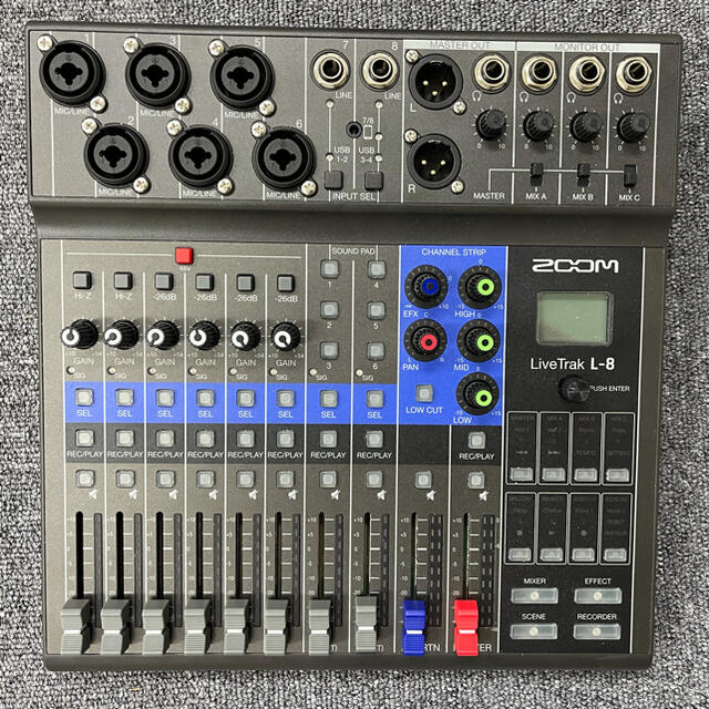 Zoom(ズーム)の livetrack L-8 楽器のレコーディング/PA機器(ミキサー)の商品写真