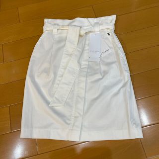 エスカーダ(ESCADA)のエスカーダ  スカート　白　  新品(ミニスカート)