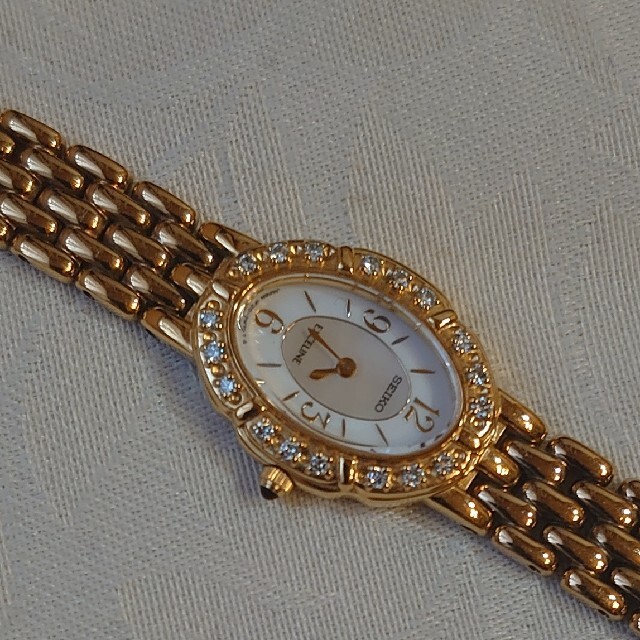 価格は安く SEIKO - セイコーエクセリーヌダイヤモンド取巻き時計 腕時計
