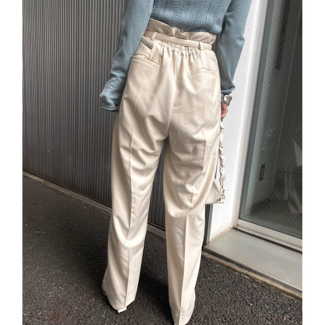 Ameri VINTAGE(アメリヴィンテージ)のAmeri VINTAGE SHAPELY HIGH WAIST PANTS レディースのパンツ(カジュアルパンツ)の商品写真