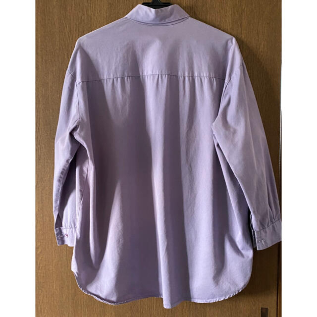 ビックサイズカジュアルシャツ　ラベンダー色 レディースのトップス(シャツ/ブラウス(長袖/七分))の商品写真