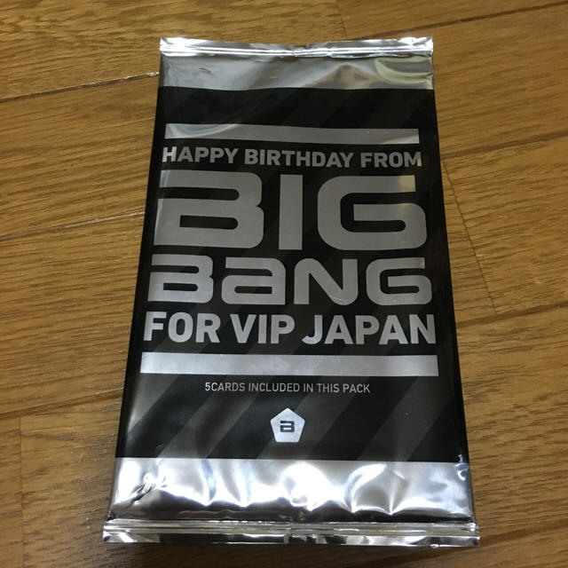 BIGBANG(ビッグバン)のBIGBANGバースデーカード値下げ中！ エンタメ/ホビーのタレントグッズ(ミュージシャン)の商品写真