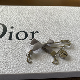 ディオール(Dior)のくれは様専用(ブローチ/コサージュ)