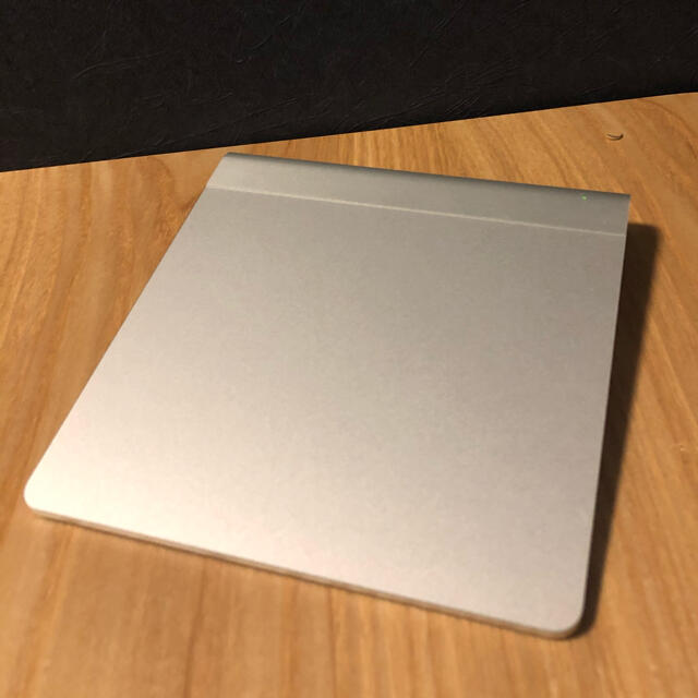 Apple(アップル)の Apple Magic Trackpad MC380J/A スマホ/家電/カメラのPC/タブレット(PC周辺機器)の商品写真