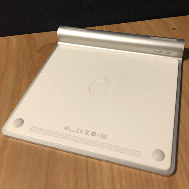 Apple(アップル)の Apple Magic Trackpad MC380J/A スマホ/家電/カメラのPC/タブレット(PC周辺機器)の商品写真