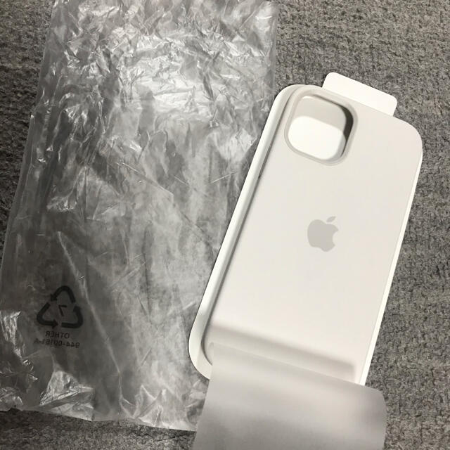 Apple(アップル)のiPhone12 Pro シリコンケース　ホワイト スマホ/家電/カメラのスマホアクセサリー(iPhoneケース)の商品写真