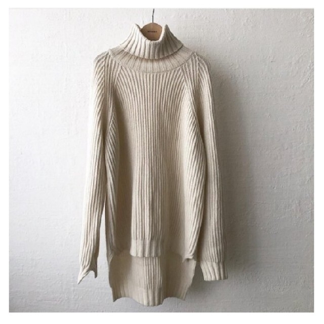 HOWDY over turtle knit (ivory)