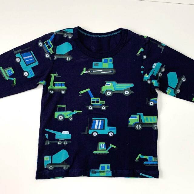 【新品】トップス Tシャツ 90cm 車柄 トラック 男の子 キッズ 子供服 キッズ/ベビー/マタニティのキッズ服男の子用(90cm~)(Tシャツ/カットソー)の商品写真