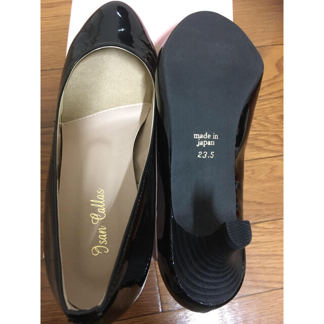 Isan Callas(イーサンカラス)の【再値下げ】新品未使用　23.5㎝黒パンプス【イーサンカラス】 レディースの靴/シューズ(ハイヒール/パンプス)の商品写真