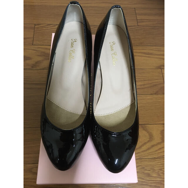 Isan Callas(イーサンカラス)の【再値下げ】新品未使用　23.5㎝黒パンプス【イーサンカラス】 レディースの靴/シューズ(ハイヒール/パンプス)の商品写真