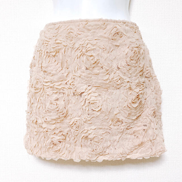 PAPILLONNER(パピヨネ)のflowerroseパピヨネモカベージュローズフラワーミニスカート花柄 レディースのスカート(ミニスカート)の商品写真
