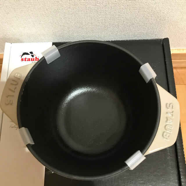 STAUB - レア限定【新品未使用】staub ラ・ココットde GOHAN Sサイズ ... レア限定【新品未使用】staub ラ・ココットde GOHAN Sサイズ リネン