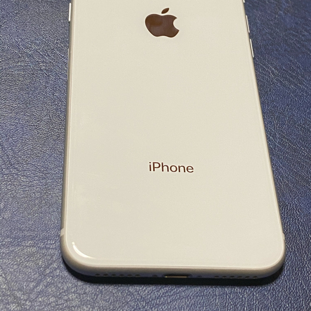 Apple(アップル)のiphone8 64gb SIMフリー　即決のみ スマホ/家電/カメラのスマートフォン/携帯電話(スマートフォン本体)の商品写真