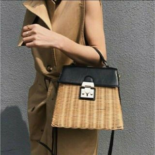 アメリヴィンテージ(Ameri VINTAGE)のAmeri ラタン MEDI TRAPEZE RATTAN COMBI BAG(かごバッグ/ストローバッグ)