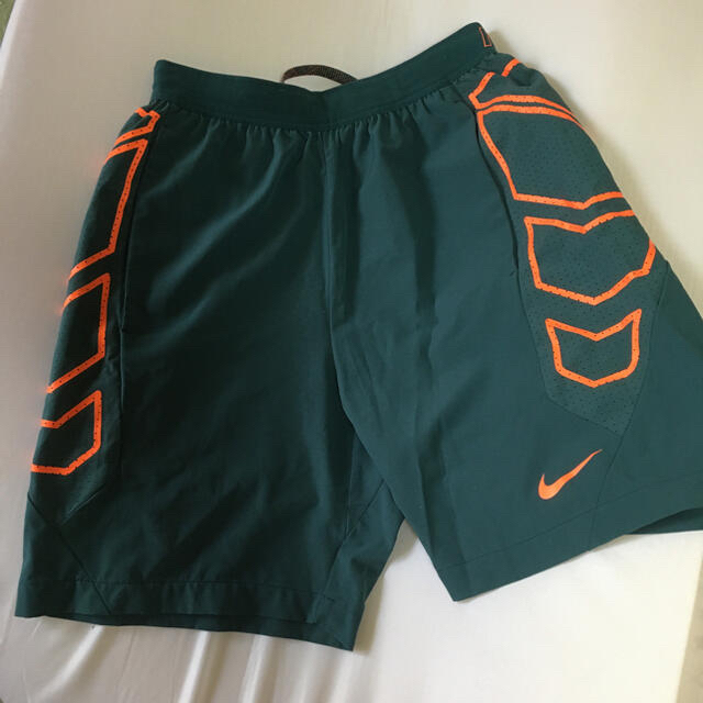 NIKE(ナイキ)のナイキ　トレーニングパンツ　Sサイズ　中古　レディース スポーツ/アウトドアのランニング(ウェア)の商品写真