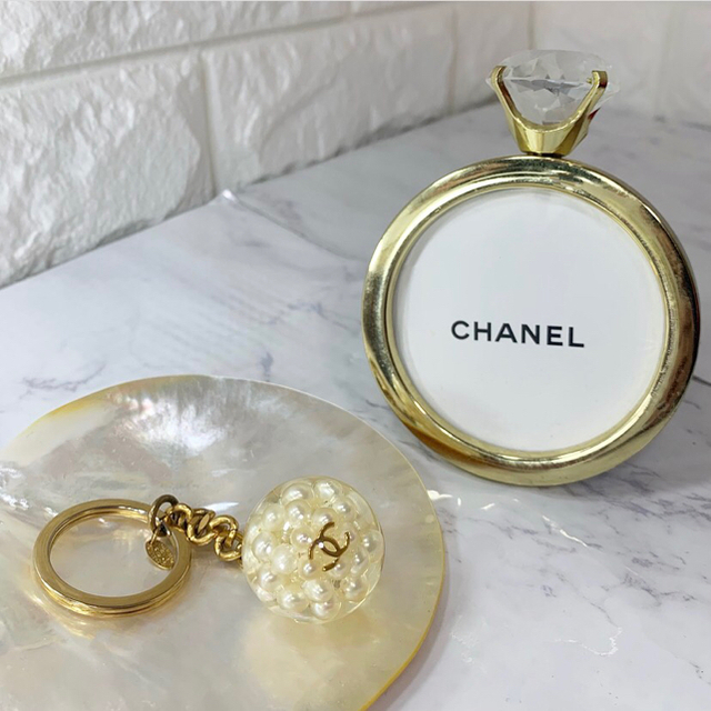 CHANEL - 激レア！ヴィンテージ シャネル 97P スノードーム パールバッグチャームの通販 by SABRINA｜シャネルならラクマ