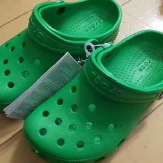 クロックス(crocs)のcrocs 18.5 サンダル グリーン(サンダル)