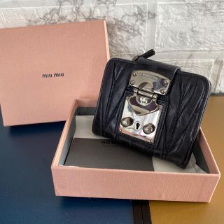 ミュウミュウ(miumiu)のMIUMIU 二つ折り財布(財布)