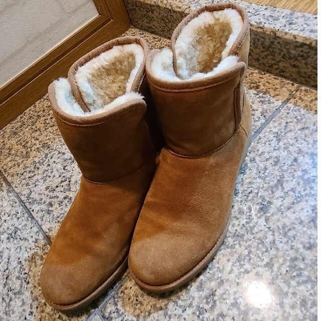 UGG(アグ)のUGG / アグ：Kristinショートブーツ クリスティン ミニ丈ブーツ  レディースの靴/シューズ(ブーツ)の商品写真