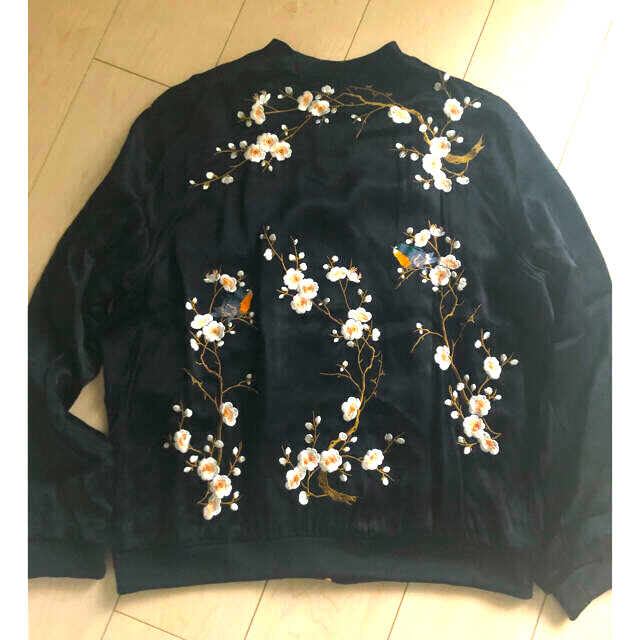 ZARA(ザラ)のZARA 花柄刺繍スカジャン レディースのジャケット/アウター(スカジャン)の商品写真