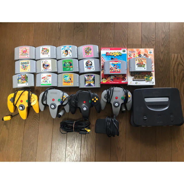 Nintendo 64 ニンテンドー64 ゲームキューブ ソフト本付き 収納カート付きの通販 By たか 300円出品 2冊購入で100円引き ニンテンドウ64ならラクマ