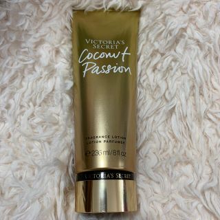 ヴィクトリアズシークレット(Victoria's Secret)のVICTOIRA’S SECRET COCONUT PASSION ココナッツ(ボディクリーム)