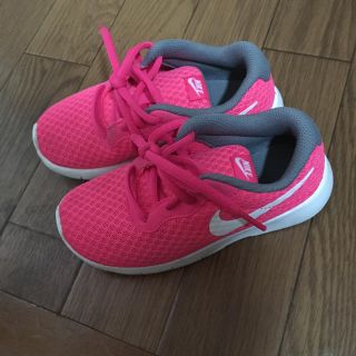 ナイキ(NIKE)のnike キッズ ピンク スニーカー(スニーカー)