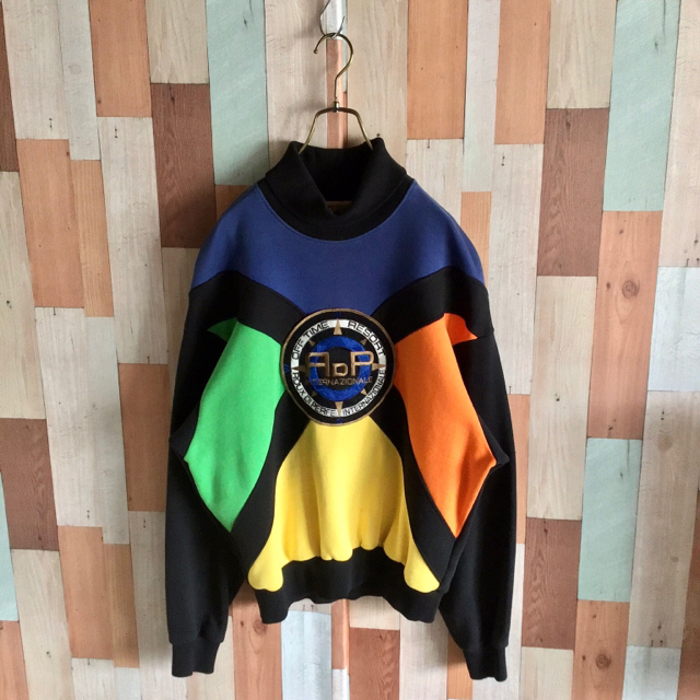 ART VINTAGE(アートヴィンテージ)の90s vintage 古着 好配色プルオーバー ビッグロゴ ハイネック メンズのトップス(スウェット)の商品写真