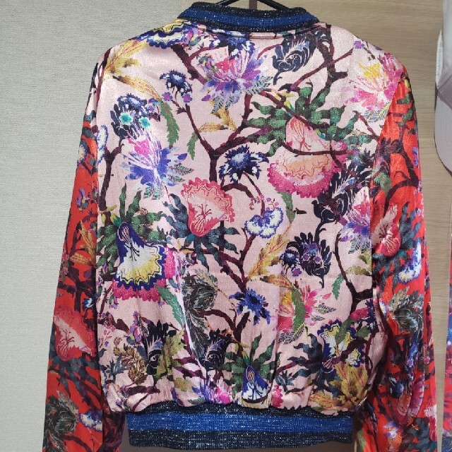 H&M(エイチアンドエム)のH&M 花柄ブルゾン レディースのジャケット/アウター(ブルゾン)の商品写真