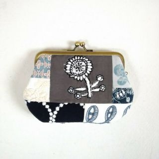 ミナペルホネン(mina perhonen)のミナペルホネン　ハンドメイド　がま口　財布　ポーチ　小銭入れ　コイン　巾着　(コインケース)