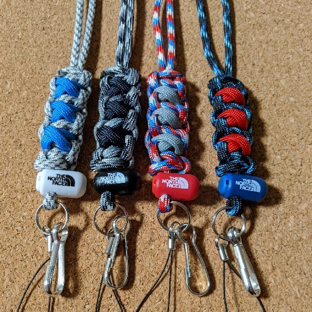 THE NORTH FACE(ザノースフェイス)のネックストラップ ハンドメイド ノースフェイス スマホ/家電/カメラのスマホアクセサリー(ネックストラップ)の商品写真